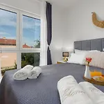 Luxury Elena -