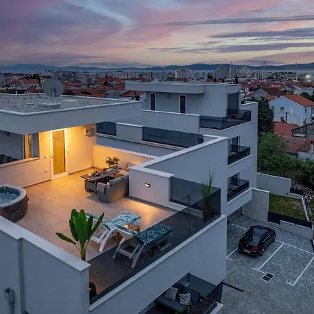 Luxury Elena -