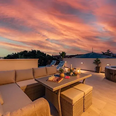 Luxury Elena -