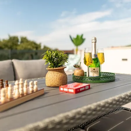 Luxury Elena -