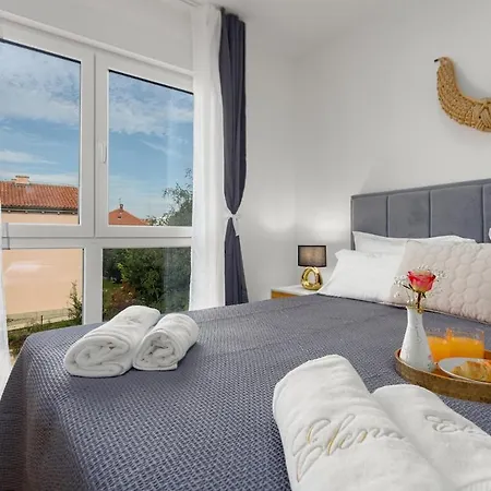 Luxury Elena -