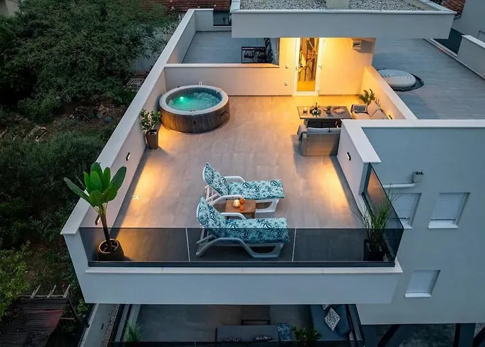 Apartment Luxury Elena - *