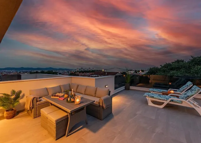 Apartment Luxury Elena - *