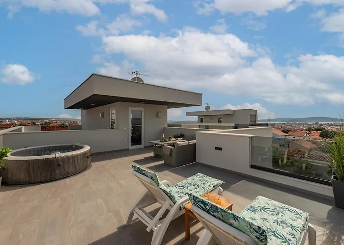 Luxury Elena -