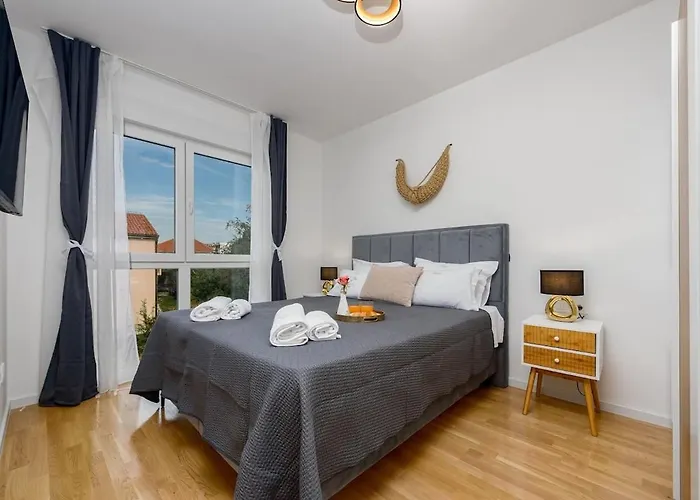 Apartment Luxury Elena - *