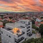 Luxury Elena - *
